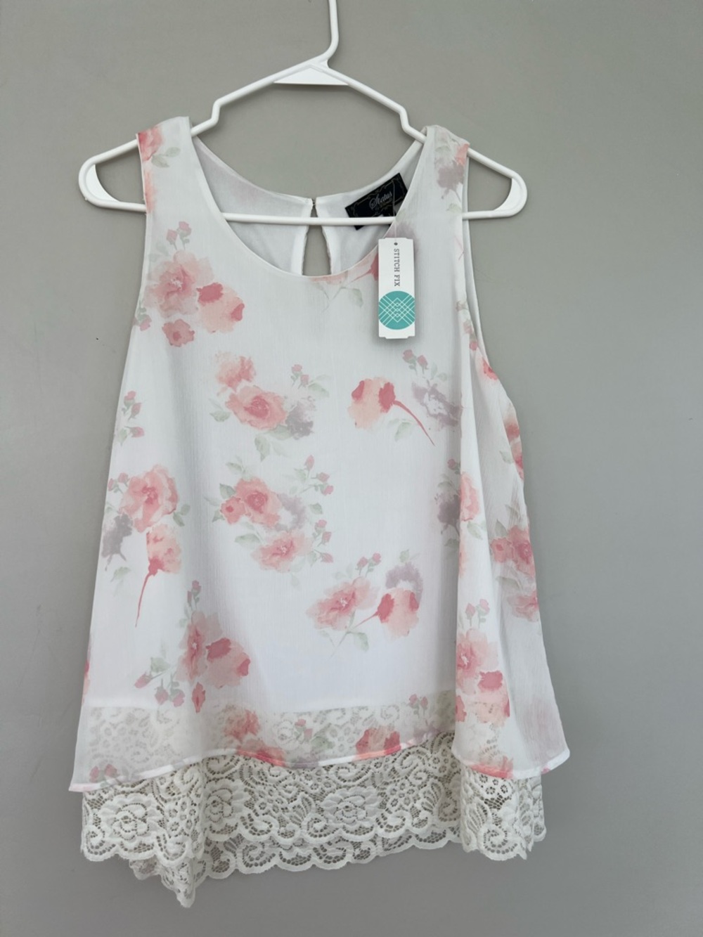 Status Sleeveless White Floral Lace-Hem Tank Top - Pink Floral